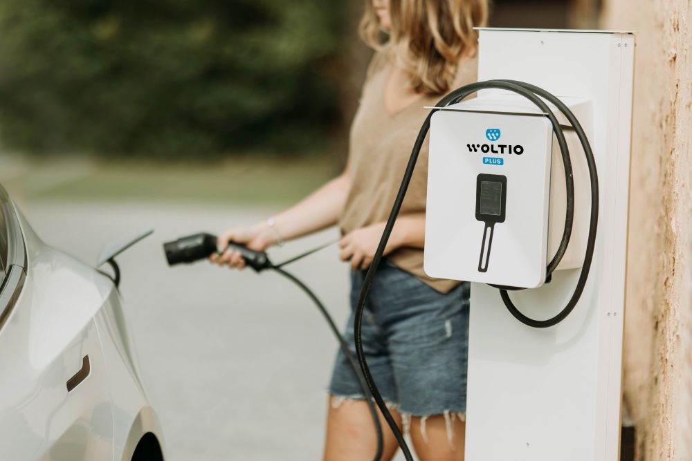 Qué cargador de coche eléctrico comprar: guía práctica completa para no equivocarte